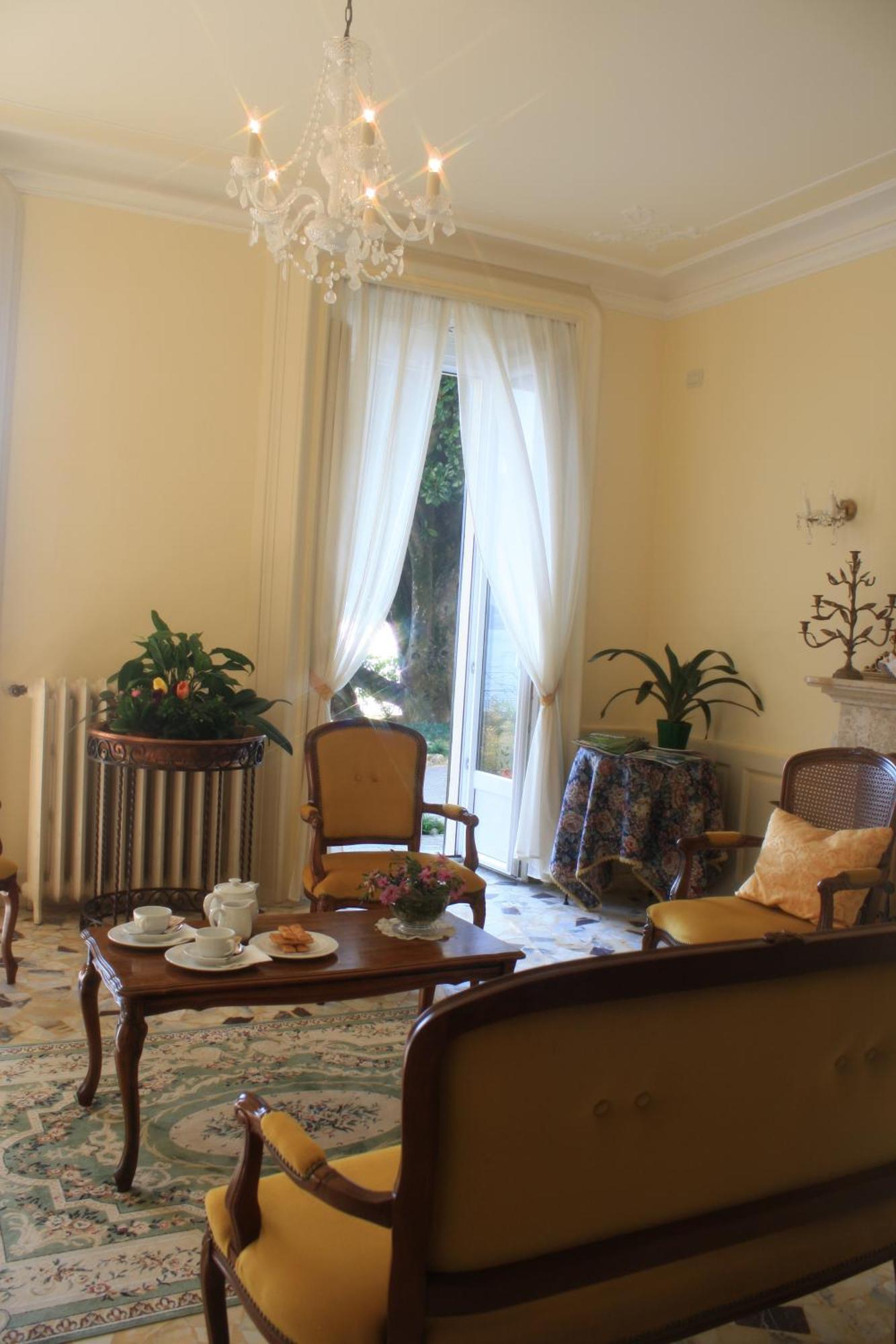 Villa La Mirabella Cadenabbia ภายนอก รูปภาพ