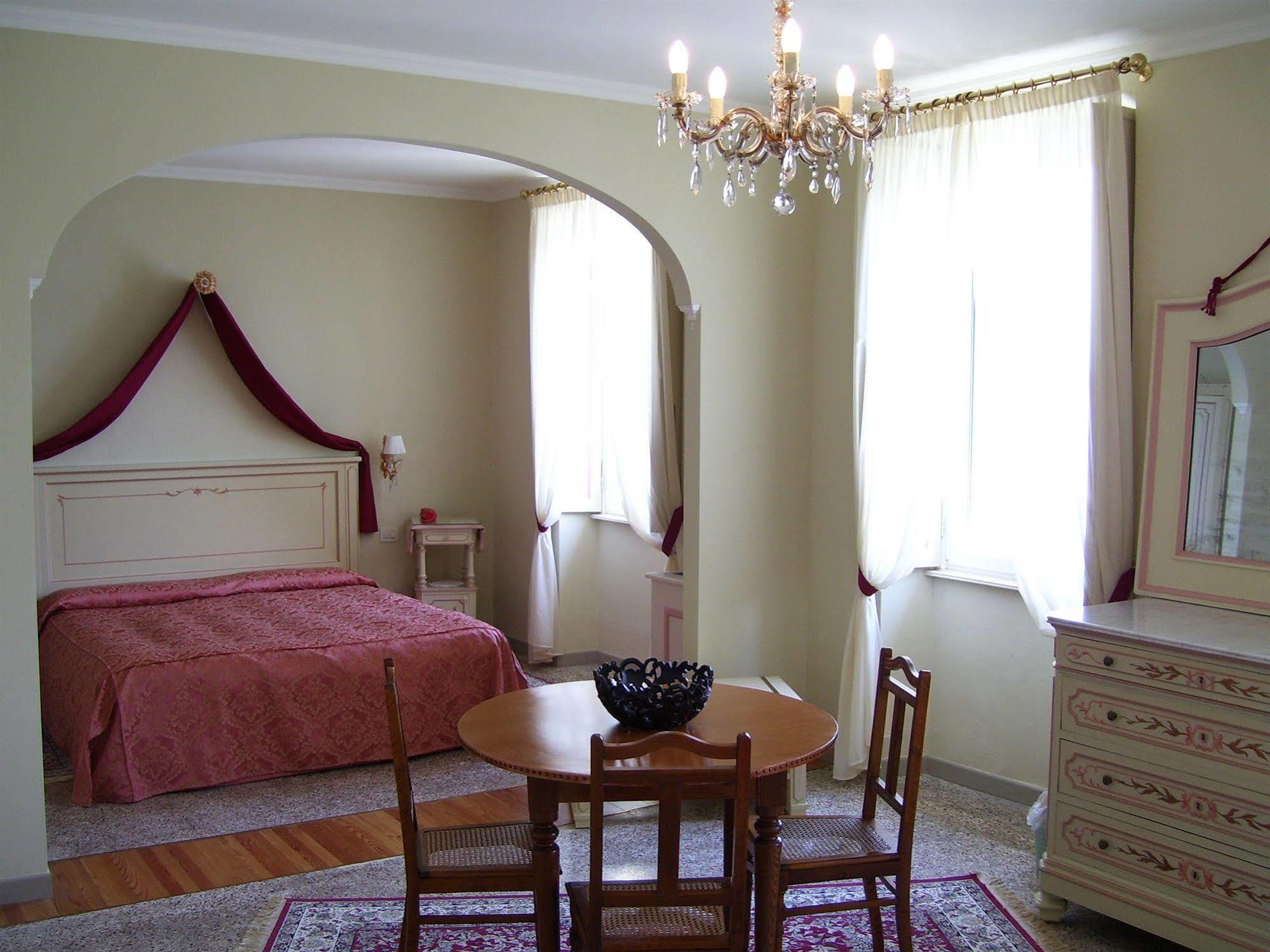 Villa La Mirabella Cadenabbia ภายนอก รูปภาพ